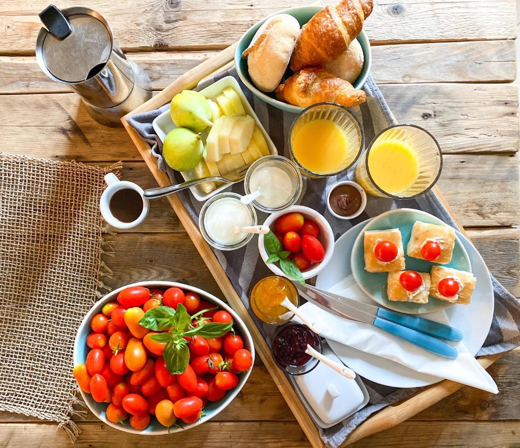 Is Scabas Guestrooms Guest house Solarussa